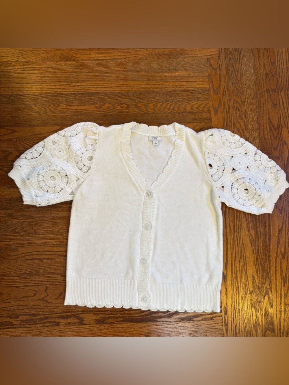 crown & ivy White Crochet Puff Sleeve Button Cardigan - Medium